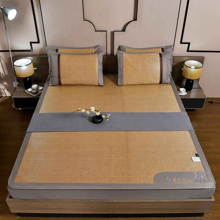 91家纺网 家纺一手货源 找家纺 小牛席业 2026新款薰衣草冰藤席系列-床笠款（冰藤席面）凉席藤席冰藤双面席冰丝席竹席凉席空调席草席三件套 薰衣草清香冰藤席-床笠款（金色）