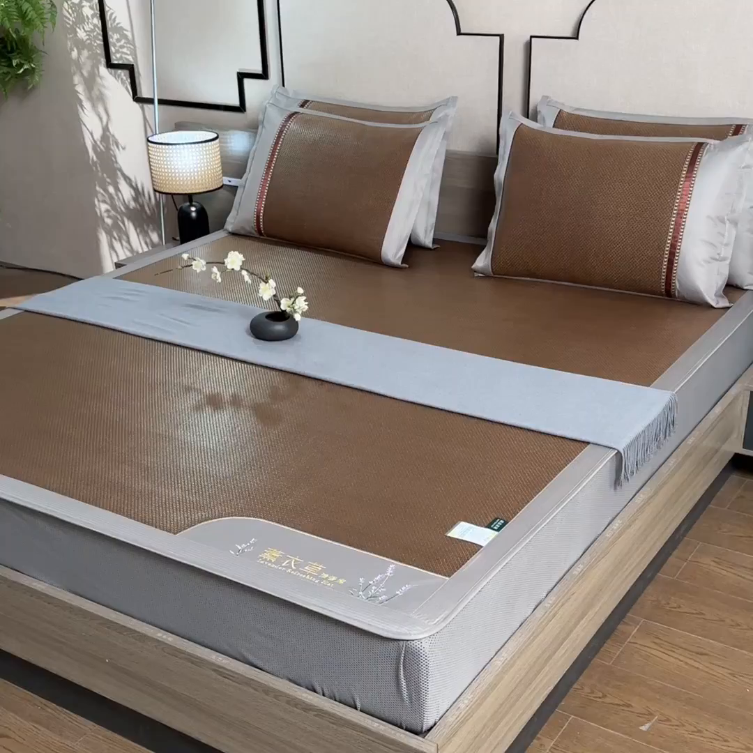 91家纺网 家纺一手货源 找家纺 小牛席业 2026新款薰衣草冰藤席系列-床笠款（冰藤席面）凉席藤席冰藤双面席冰丝席竹席凉席空调席草席三件套 薰衣草清香冰藤席-床笠款（黑咖）