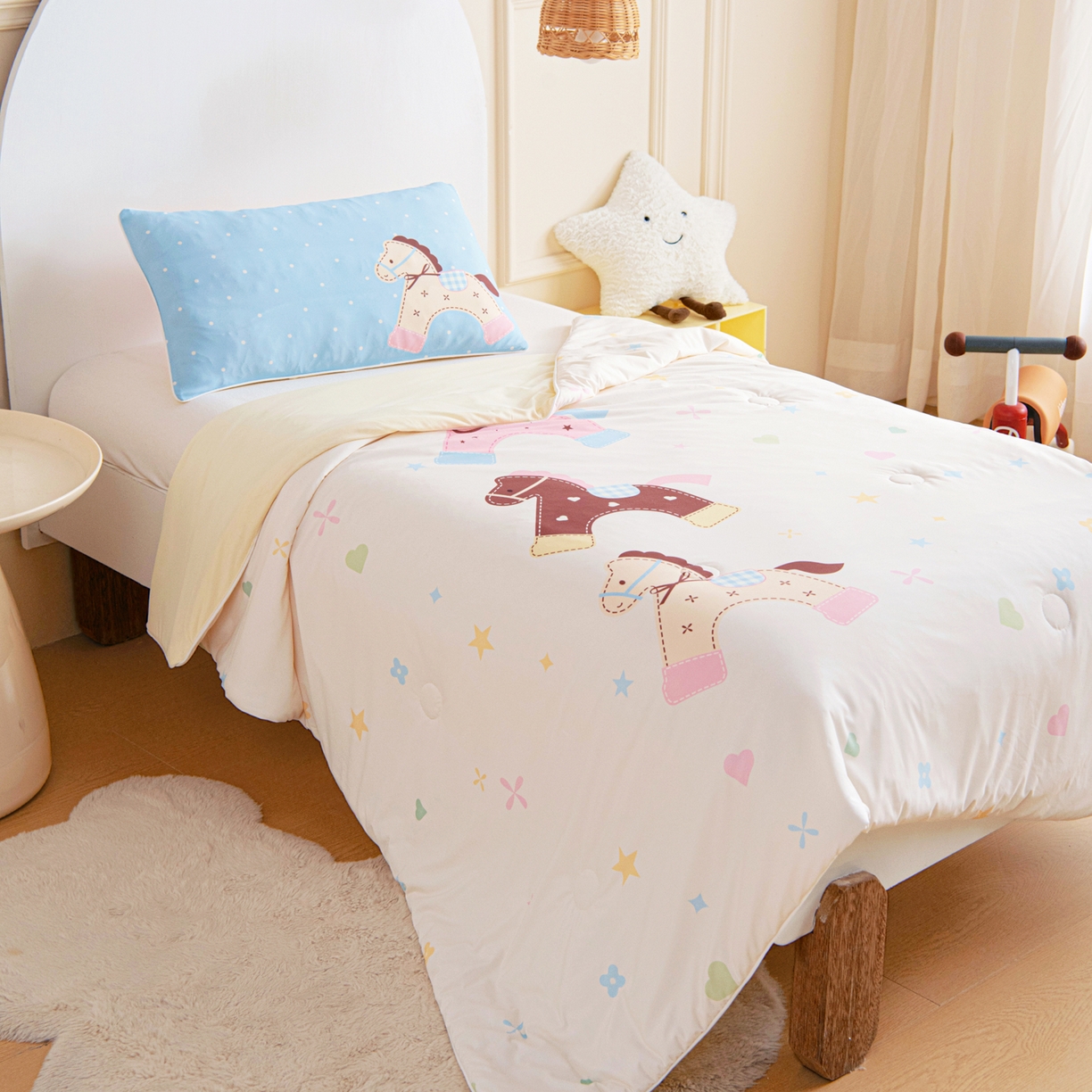 91家纺网 家纺一手货源 找家纺 御棉坊 御棉坊2026萌趣A类凉感幼儿园夏凉被宝宝午睡薄被子儿童空调被夏被 木马乐园-米