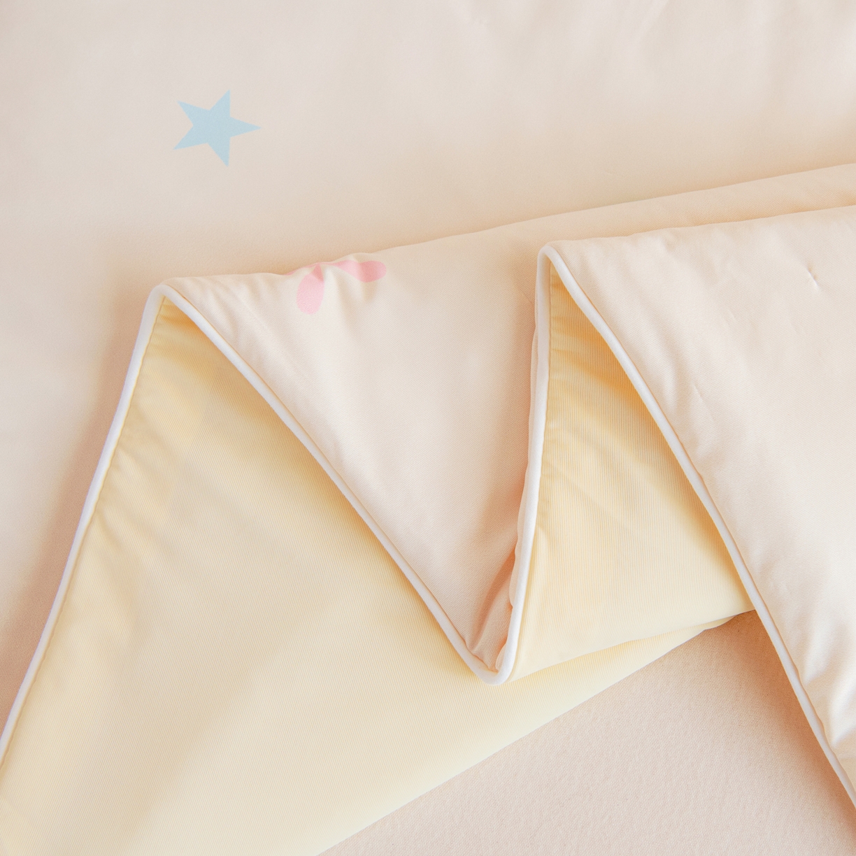 91家纺网 家纺一手货源 找家纺 御棉坊 御棉坊2026萌趣A类凉感幼儿园夏凉被宝宝午睡薄被子儿童空调被夏被 木马乐园-米