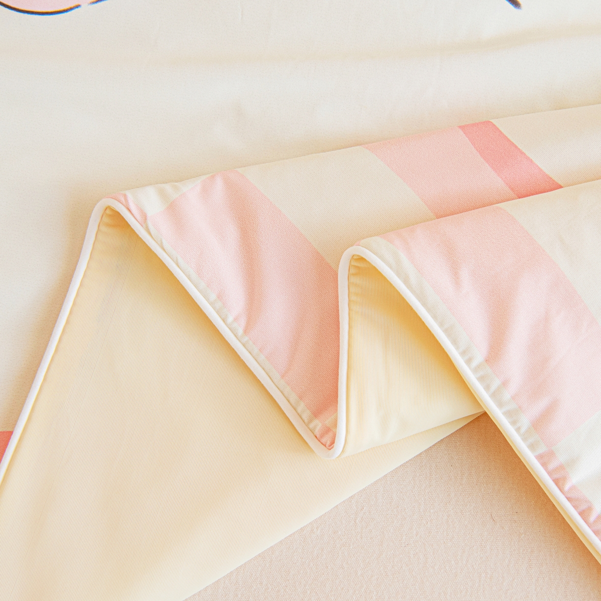 91家纺网 家纺一手货源 找家纺 御棉坊 御棉坊2026萌趣A类凉感幼儿园夏凉被宝宝午睡薄被子儿童空调被夏被 三小只