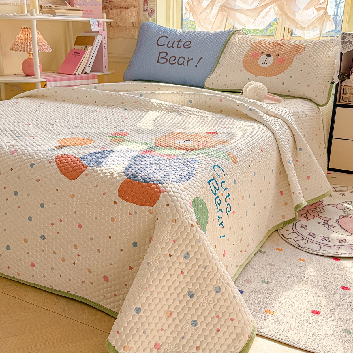 91家纺网 家纺一手货源 找家纺 梵克保罗 2026新款金豆豆床盖A类针织棉印花大版卡通床盖三四件套 可爱小熊