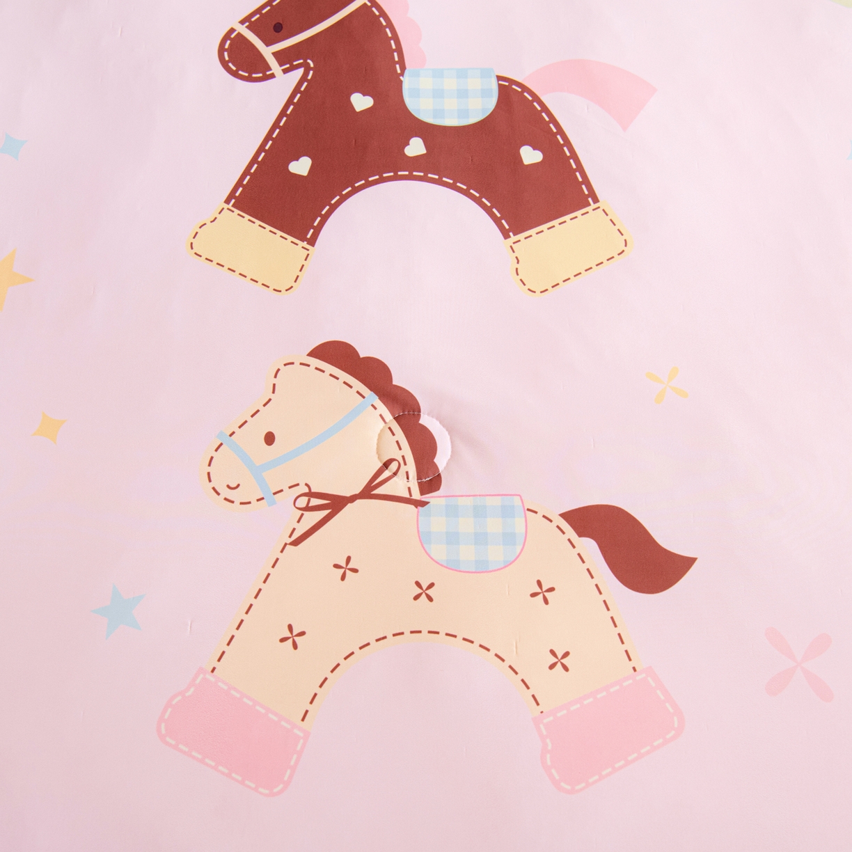 91家纺网 家纺一手货源 找家纺 御棉坊 御棉坊2026萌趣A类凉感幼儿园夏凉被宝宝午睡薄被子儿童空调被夏被 木马乐园-粉