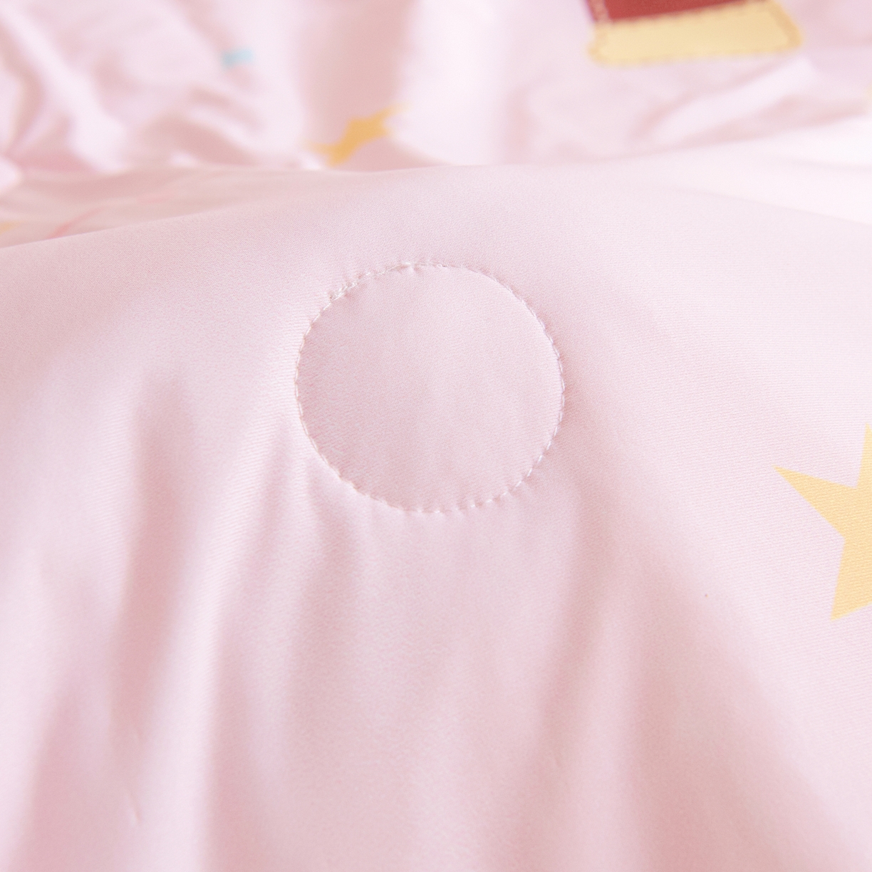 91家纺网 家纺一手货源 找家纺 御棉坊 御棉坊2026萌趣A类凉感幼儿园夏凉被宝宝午睡薄被子儿童空调被夏被 木马乐园-粉