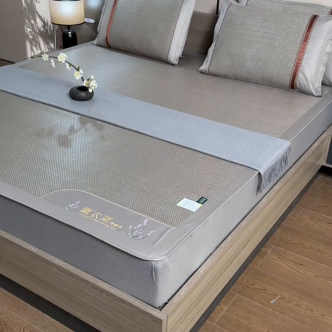 91家纺网 家纺一手货源 找家纺 小牛席业 2026新款薰衣草冰藤席系列-床笠款（冰藤席面）凉席藤席冰藤双面席冰丝席竹席凉席空调席草席三件套 薰衣草清香冰藤席-床笠款（香槟）