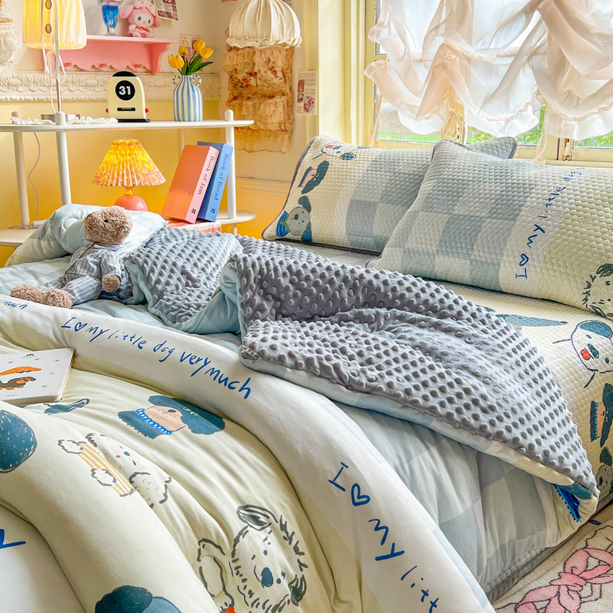 91家纺网 家纺一手货源 找家纺 梵克保罗 2026新款金豆豆床盖A类针织棉印花大版卡通床盖三四件套 旺旺人生