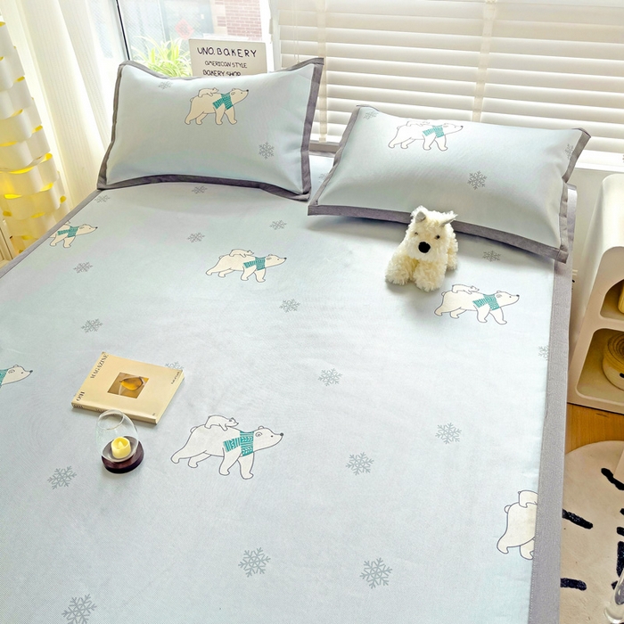 91家纺网 家纺一手货源 找家纺 金盛纺 2025新款A类数码印花冰丝席-床席款北极熊-床席款