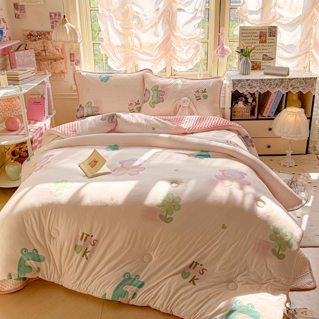 91家纺网 家纺一手货源 找家纺 梵克保罗 2026春夏直播热款A类针织棉豆豆被夏被春秋被空调被儿童学生大版卡通被子被芯 粉熊和小鳄