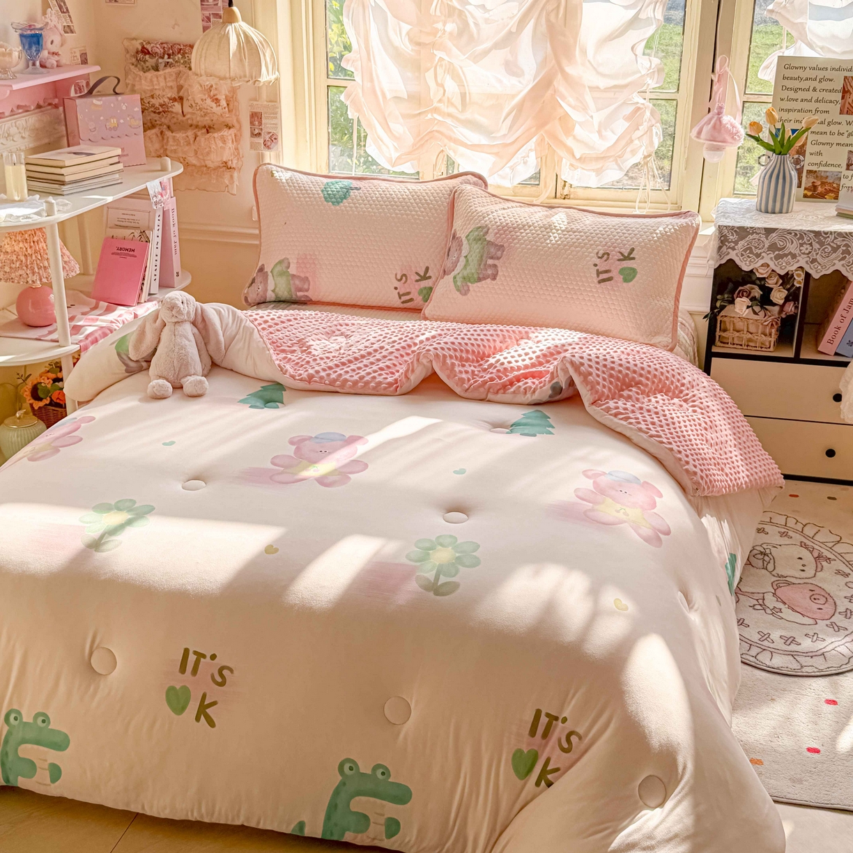 91家纺网 家纺一手货源 找家纺 梵克保罗 2026春夏直播热款A类针织棉豆豆被夏被春秋被空调被儿童学生大版卡通被子被芯 粉熊和小鳄