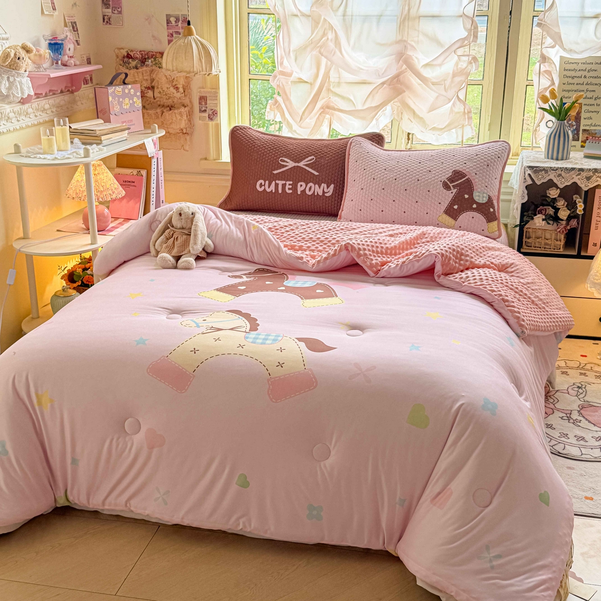 91家纺网 家纺一手货源 找家纺 梵克保罗 2026春夏直播热款A类针织棉豆豆被夏被春秋被空调被儿童学生大版卡通被子被芯 马内多多粉