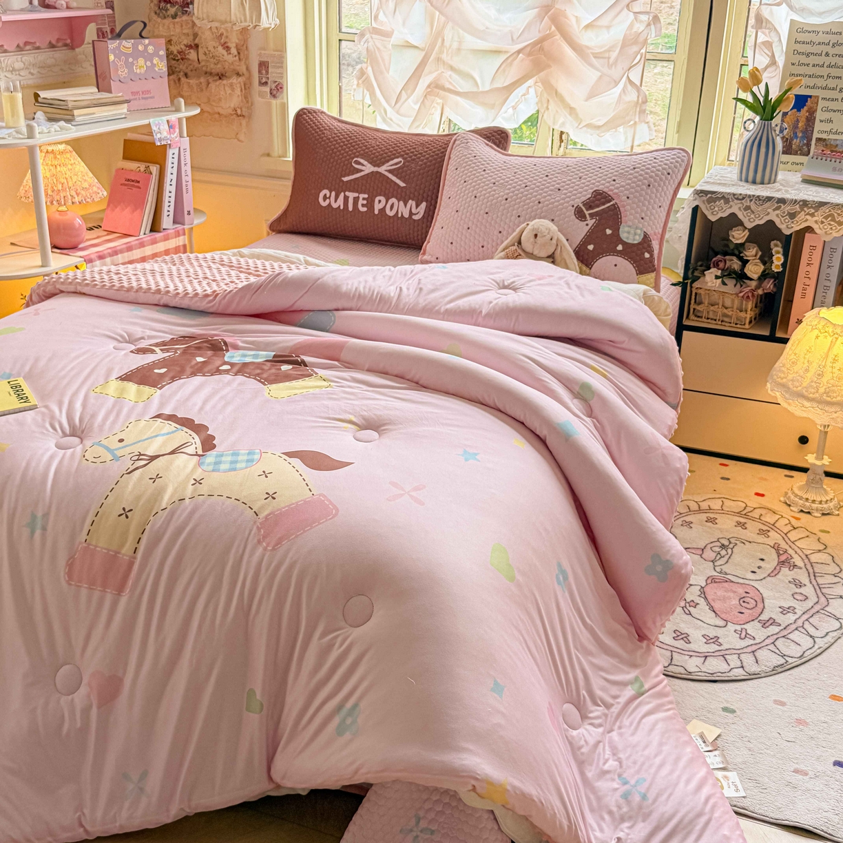 91家纺网 家纺一手货源 找家纺 梵克保罗 2026春夏直播热款A类针织棉豆豆被夏被春秋被空调被儿童学生大版卡通被子被芯 马内多多粉