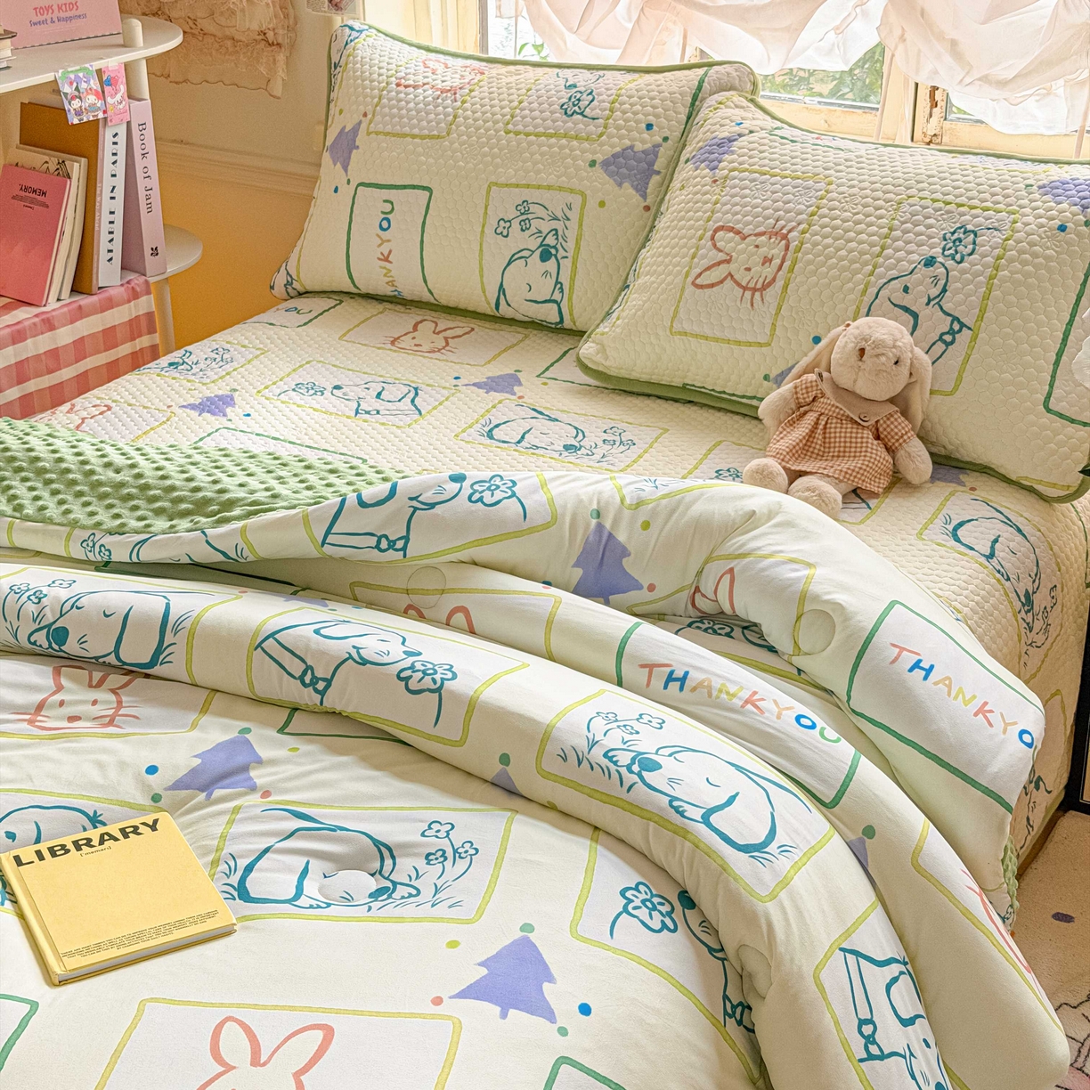 91家纺网 家纺一手货源 找家纺 梵克保罗 2026春夏直播热款A类针织棉豆豆被夏被春秋被空调被儿童学生大版卡通被子被芯 兔兔与狗