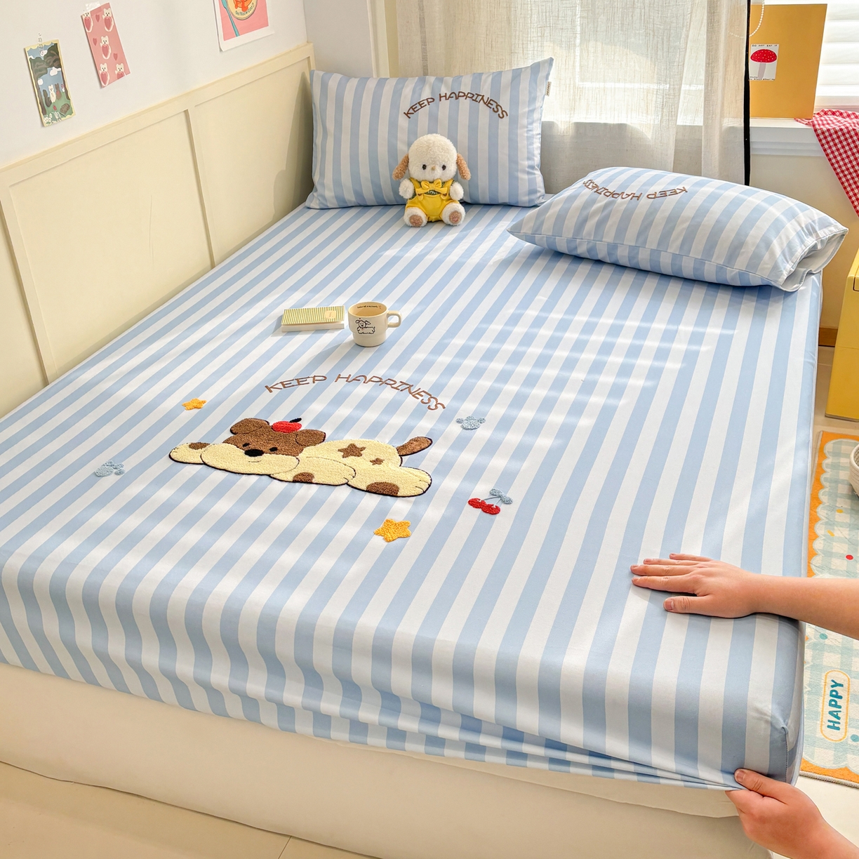 91家纺网 家纺一手货源 找家纺 雅居纺家纺 2026新款毛巾绣全棉纯棉老粗布席子凉席床笠床单 蓝条睡睡狗