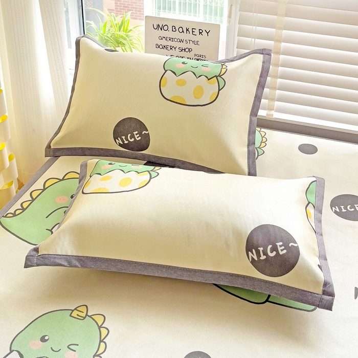 91家纺网 家纺一手货源 找家纺 金盛纺 2025新款A类数码印花冰丝席-床席款萌恐龙-床席款