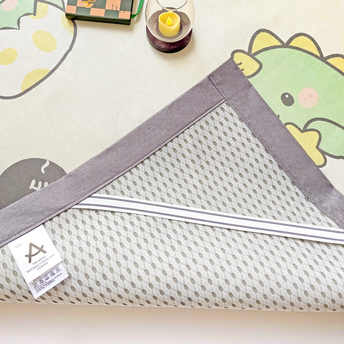 91家纺网 家纺一手货源 找家纺 金盛纺 2025新款A类数码印花冰丝席-床席款萌恐龙-床席款