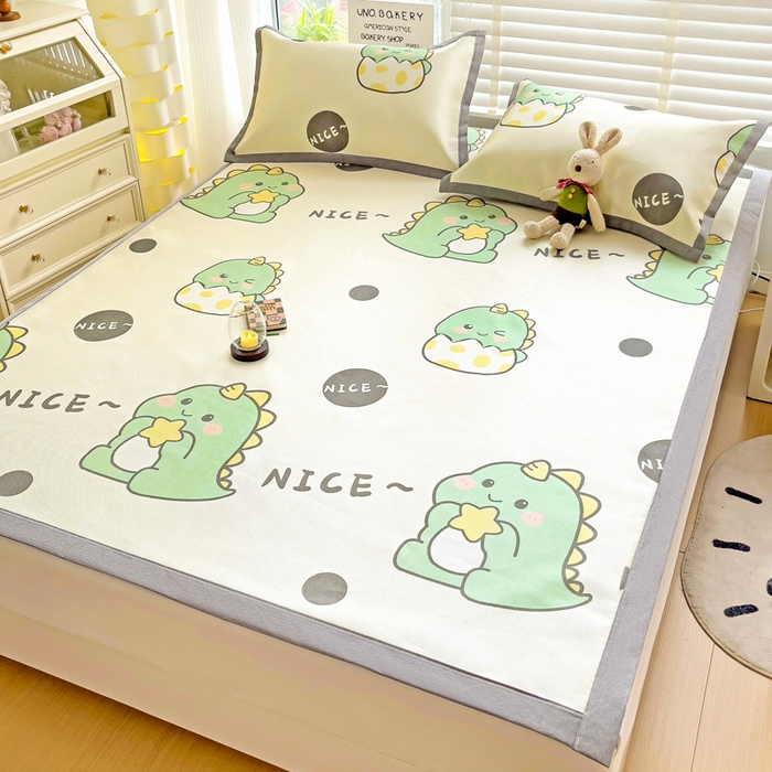 91家纺网 家纺一手货源 找家纺 金盛纺 2025新款A类数码印花冰丝席-床席款萌恐龙-床席款