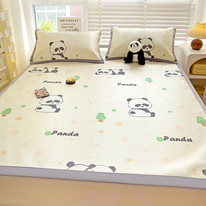 91家纺网 家纺一手货源 找家纺 金盛纺 2025新款A类数码印花冰丝席-床席款趴趴熊-床席款