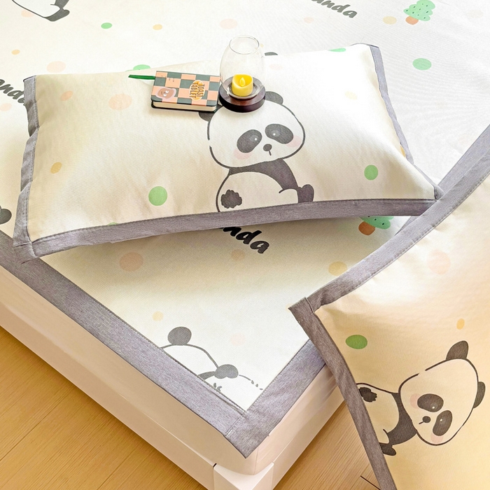 91家纺网 家纺一手货源 找家纺 金盛纺 2025新款A类数码印花冰丝席-床席款趴趴熊-床席款