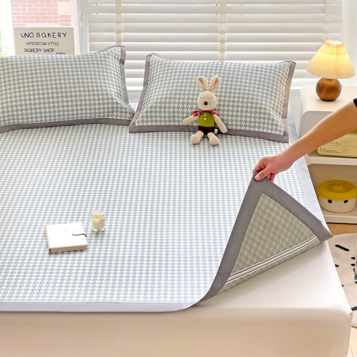 91家纺网 家纺一手货源 找家纺 金盛纺 2025新款A类数码印花冰丝席-床席款千鸟格-灰-床席款