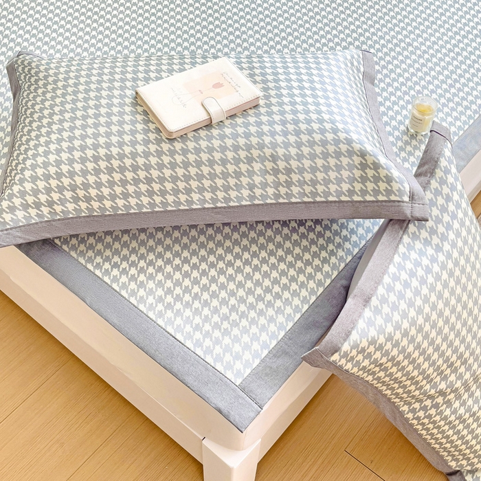 91家纺网 家纺一手货源 找家纺 金盛纺 2025新款A类数码印花冰丝席-床席款千鸟格-灰-床席款