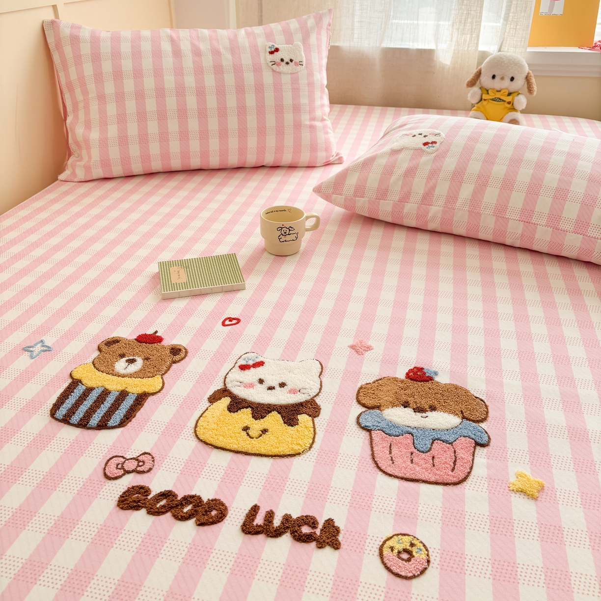 91家纺网 家纺一手货源 找家纺 雅居纺家纺 2026新款毛巾绣全棉纯棉老粗布席子凉席床笠床单 粉格甜宠