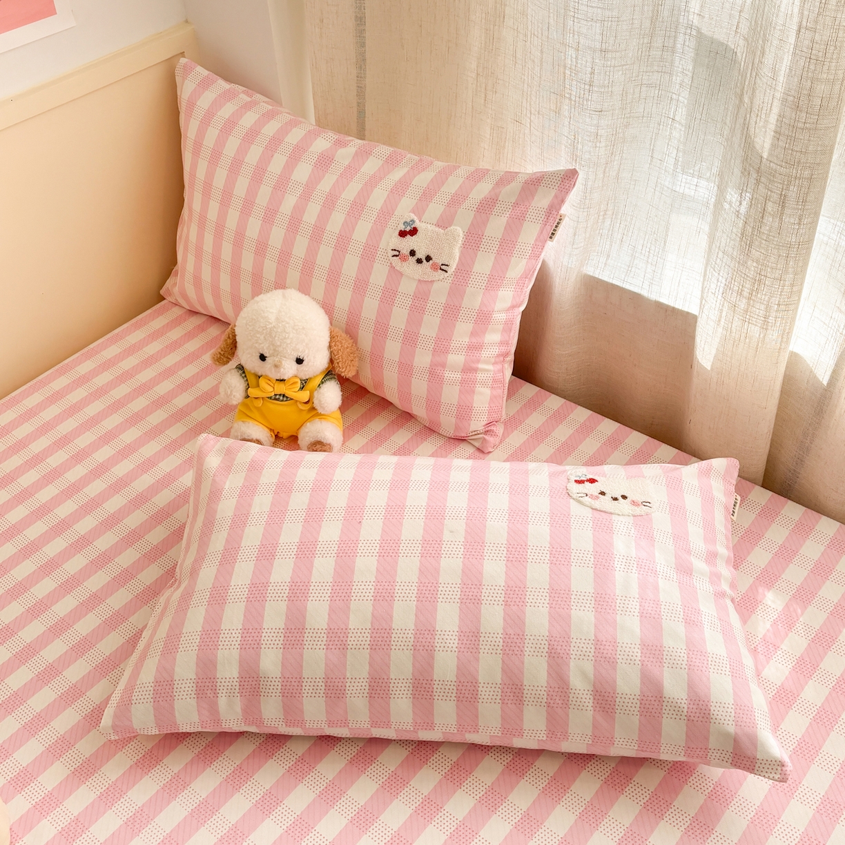 91家纺网 家纺一手货源 找家纺 雅居纺家纺 2026新款毛巾绣全棉纯棉老粗布席子凉席床笠床单 粉格甜宠