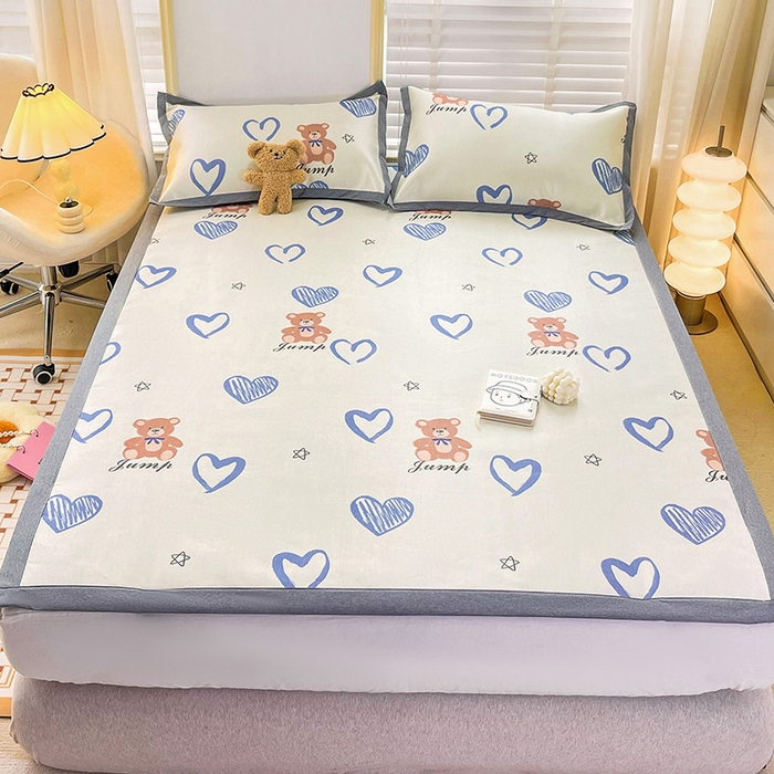 金盛纺 2025新款A类数码印花冰丝席-床席款爱心小熊-床席款