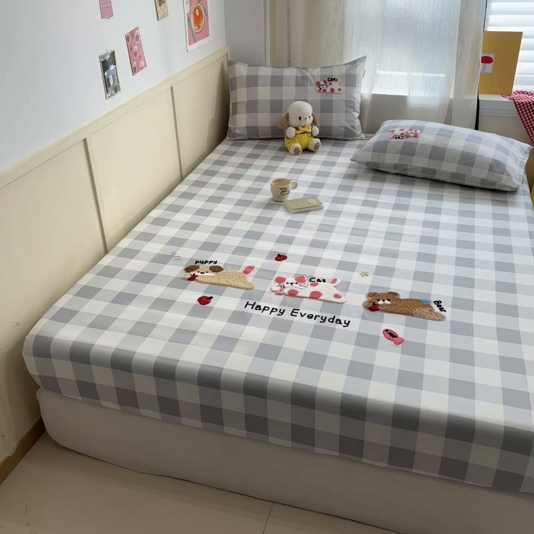 91家纺网 家纺一手货源 找家纺 雅居纺家纺 2026新款毛巾绣全棉纯棉老粗布席子凉席床笠床单 灰格趴趴宠