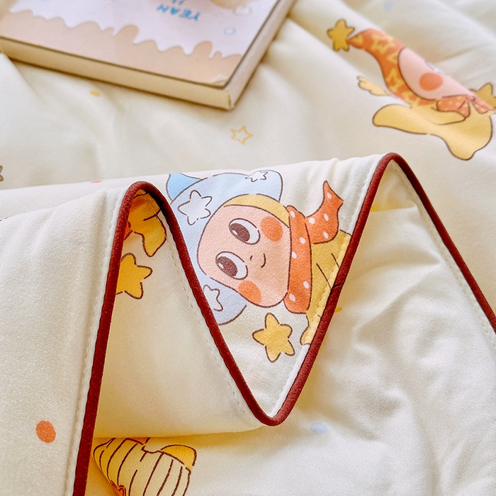 91家纺网 家纺一手货源 找家纺 梵克保罗 2026春夏新款A类针织棉嘟嘟被夏被春秋被空调被儿童学生被子被芯 奶黄星星