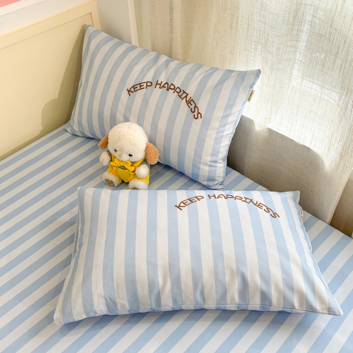 91家纺网 家纺一手货源 找家纺 雅居纺家纺 2026新款毛巾绣全棉纯棉老粗布席子凉席床笠床单 蓝条睡睡狗