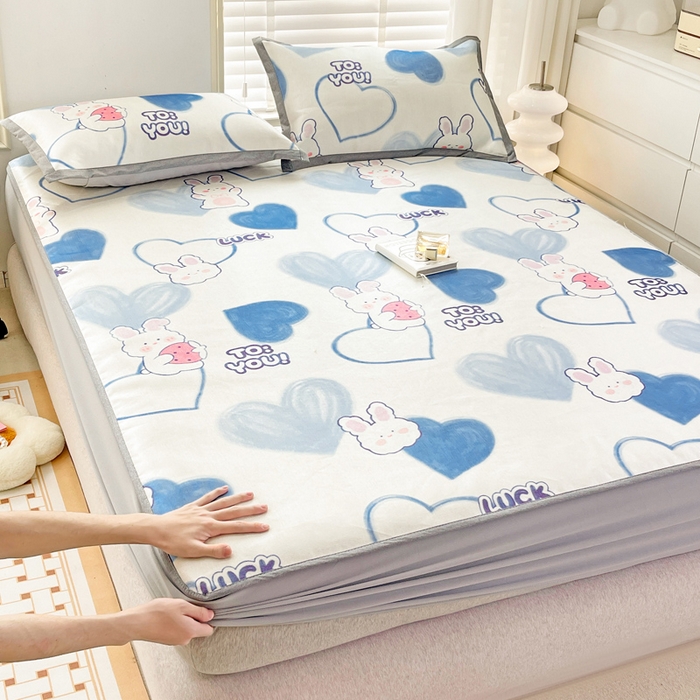 91家纺网 家纺一手货源 找家纺 金盛纺 2025新款A类数码印花冰丝席-床笠款幸运兔