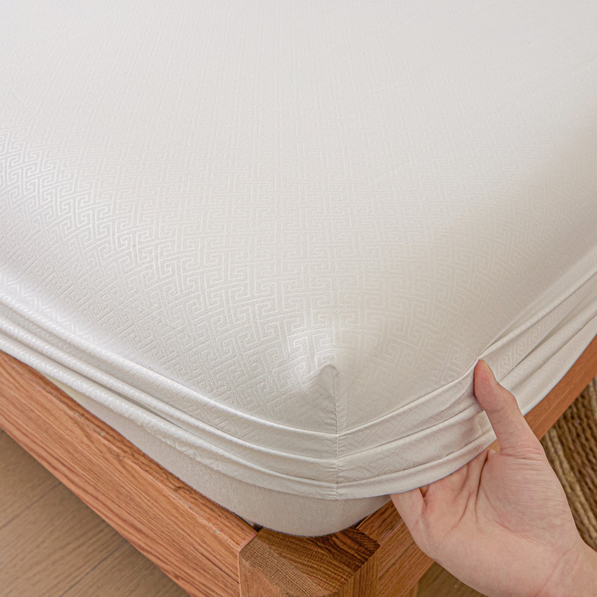 91家纺网 家纺一手货源 找家纺 梵克保罗 2026新款磨毛压光工艺单品床笠 YG-白色