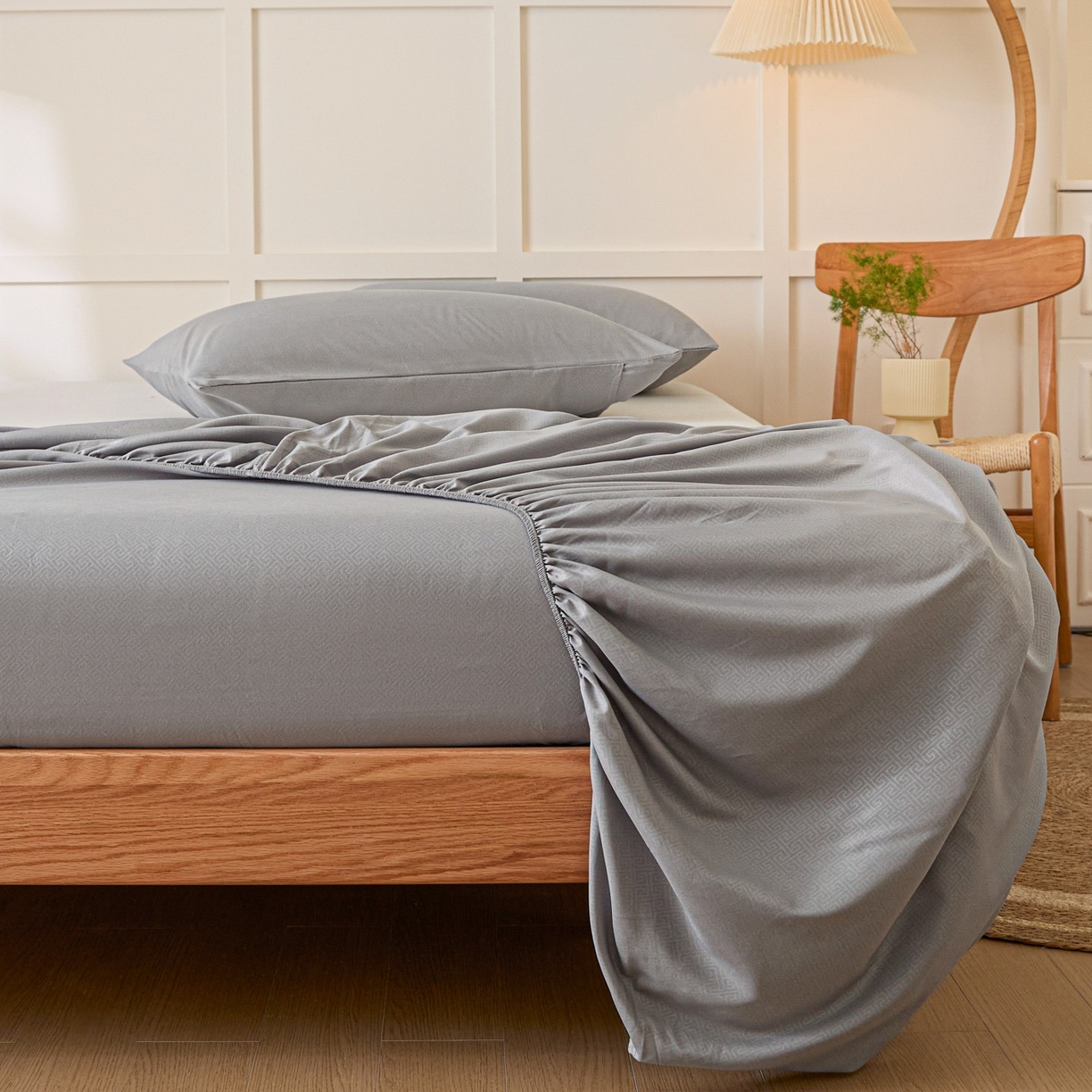 91家纺网 家纺一手货源 找家纺 梵克保罗 2026新款磨毛压光工艺单品床笠 YG-浅灰