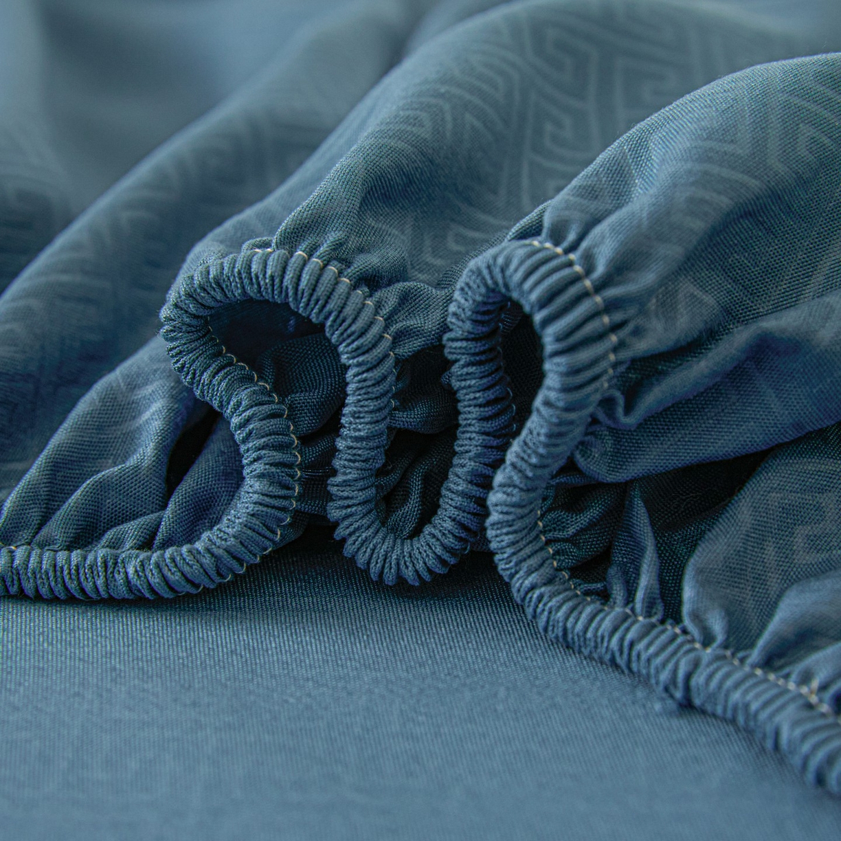 91家纺网 家纺一手货源 找家纺 梵克保罗 2026新款磨毛压光工艺单品床笠 YG-牛仔蓝