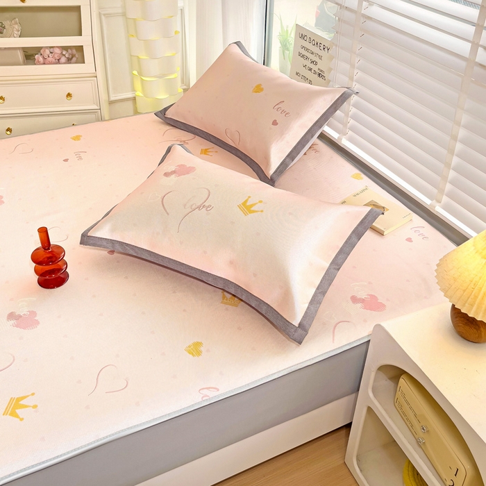 91家纺网 家纺一手货源 找家纺 金盛纺 2025新款A类数码印花冰丝席-床笠款爱心