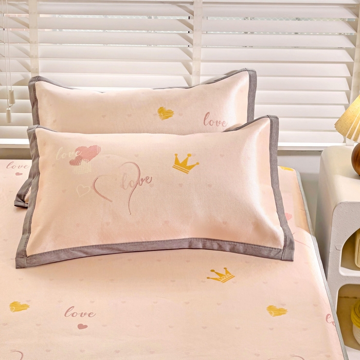 91家纺网 家纺一手货源 找家纺 金盛纺 2025新款A类数码印花冰丝席-床笠款爱心