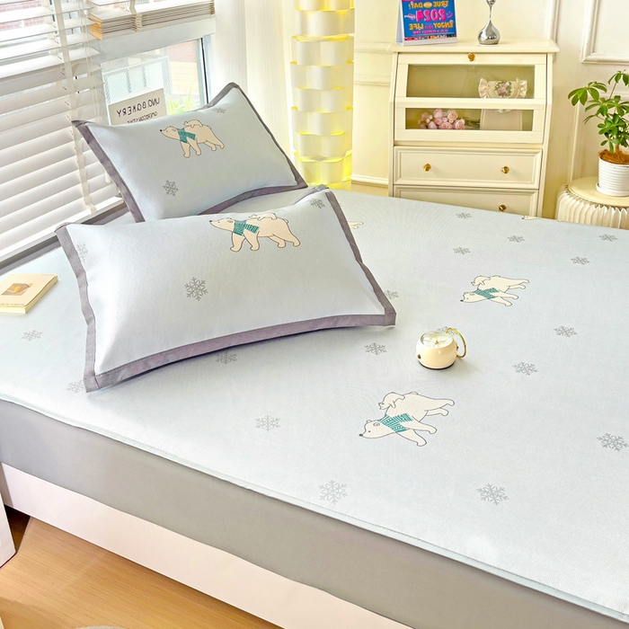 91家纺网 家纺一手货源 找家纺 金盛纺 2025新款A类数码印花冰丝席-床笠款北极熊