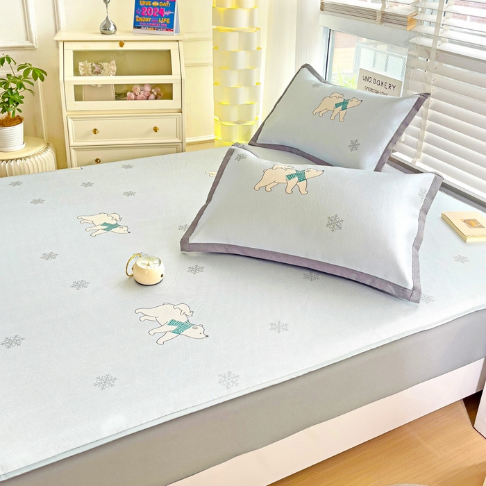 91家纺网 家纺一手货源 找家纺 金盛纺 2025新款A类数码印花冰丝席-床笠款北极熊