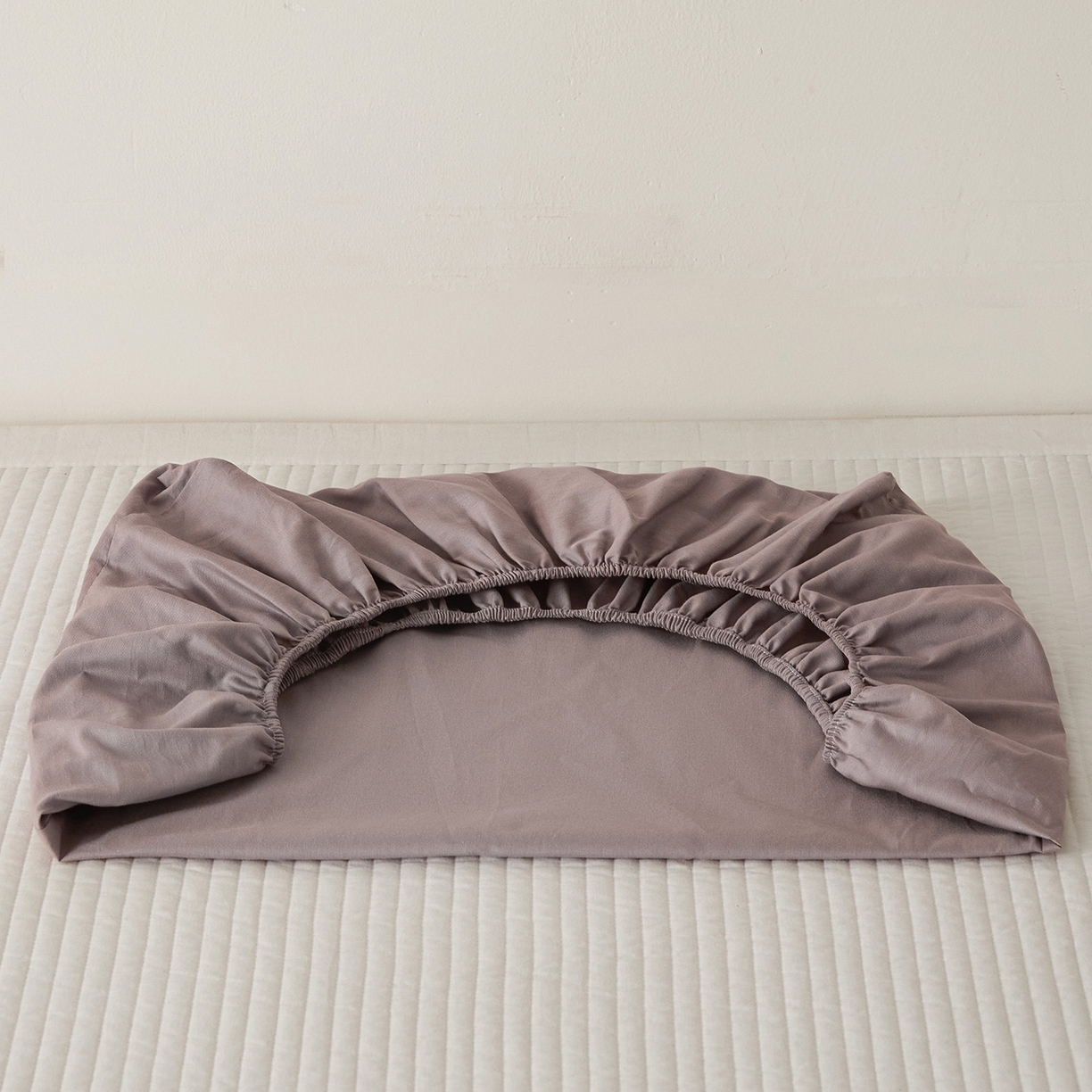 91家纺网 家纺一手货源 找家纺 梵克保罗 2026新款13372 全棉纯棉橡皮筋魔术万能单层枕套  适用多种枕头 XP-棕色