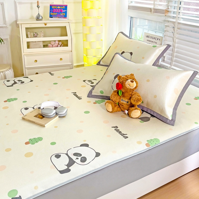 91家纺网 家纺一手货源 找家纺 金盛纺 2025新款A类数码印花冰丝席-床笠款趴趴熊