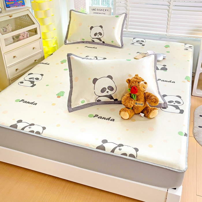 91家纺网 家纺一手货源 找家纺 金盛纺 2025新款A类数码印花冰丝席-床笠款趴趴熊