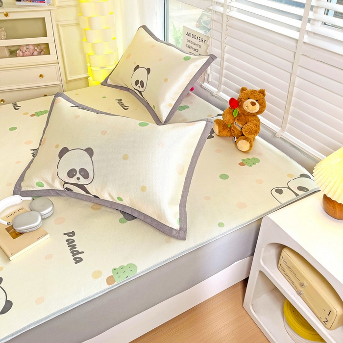 91家纺网 家纺一手货源 找家纺 金盛纺 2025新款A类数码印花冰丝席-床笠款趴趴熊