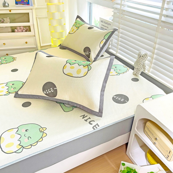 91家纺网 家纺一手货源 找家纺 金盛纺 2025新款A类数码印花冰丝席-床笠款萌恐龙