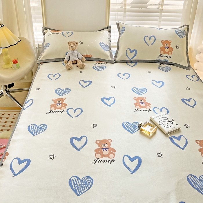 91家纺网 家纺一手货源 找家纺 金盛纺 2025新款A类数码印花冰丝席-床笠款爱心小熊