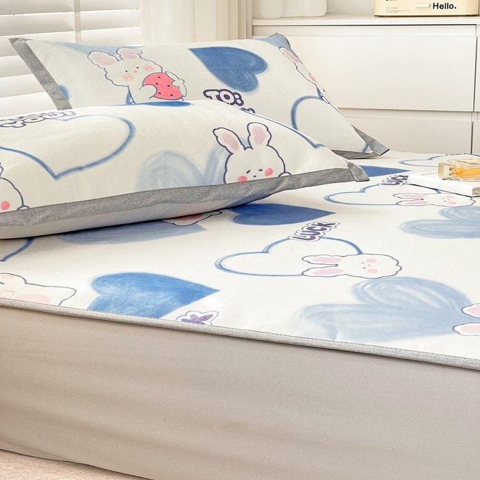 91家纺网 家纺一手货源 找家纺 金盛纺 2025新款A类数码印花冰丝席-床笠款幸运兔