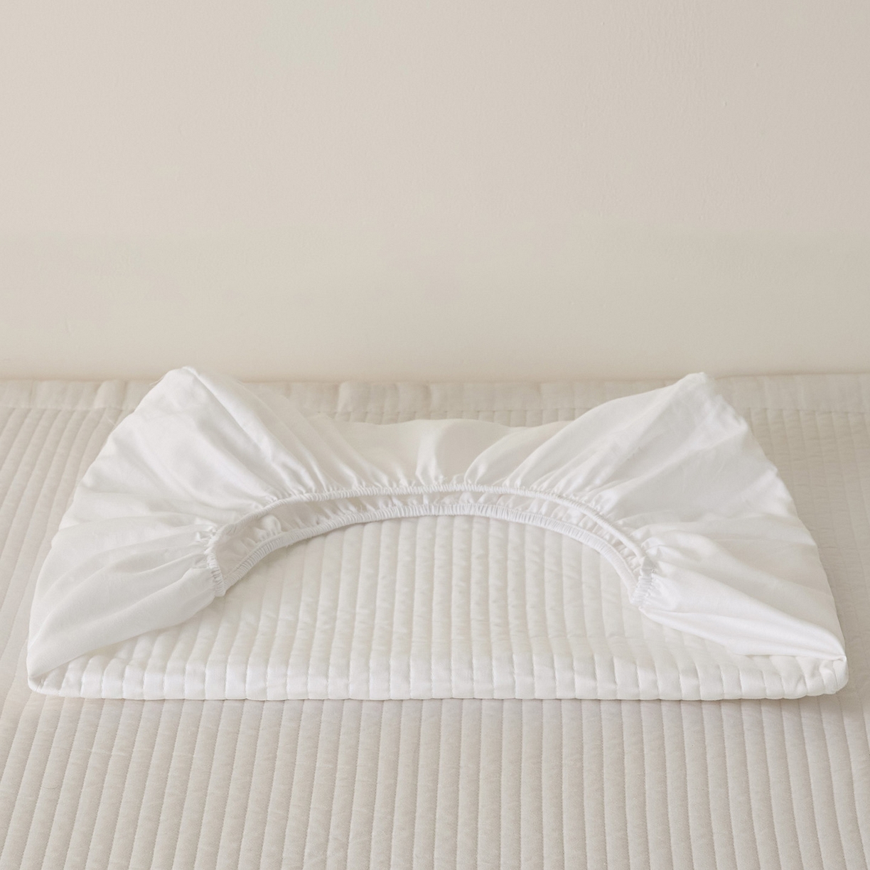 91家纺网 家纺一手货源 找家纺 梵克保罗 2026新款13372 全棉橡皮筋魔术万能夹棉枕套  适用多种枕头 HF-白色