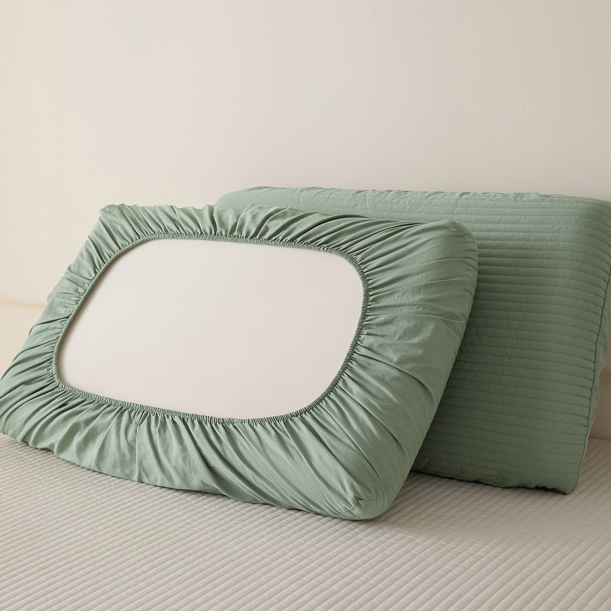 91家纺网 家纺一手货源 找家纺 梵克保罗 2026新款13372 全棉橡皮筋魔术万能夹棉枕套  适用多种枕头 HF-绿色