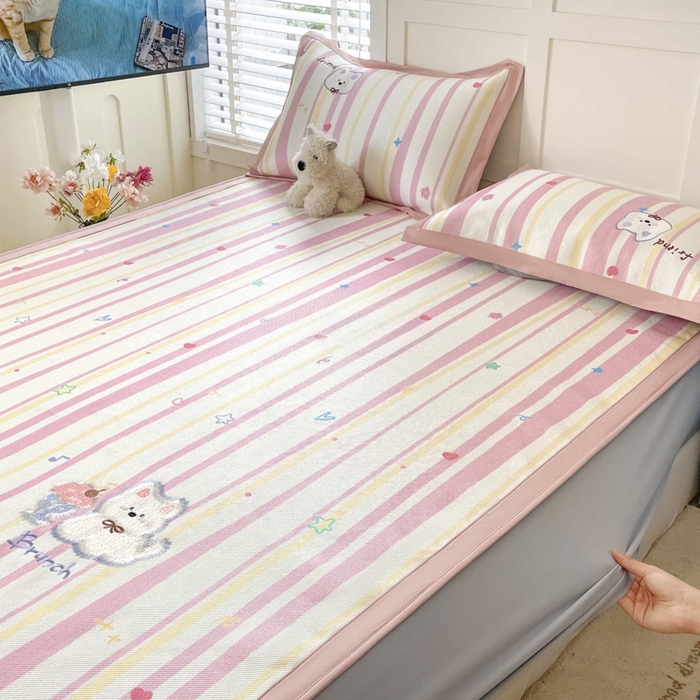 91家纺网 家纺一手货源 找家纺 雅居纺家纺 2026新款A类加厚三明治底绣花冰藤席床笠款凉席席子 冰淇淋萌狗