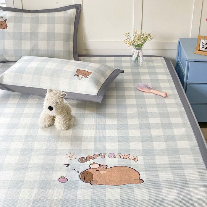 91家纺网 家纺一手货源 找家纺 雅居纺家纺 2026新款A类加厚三明治底绣花冰藤席床笠款凉席席子 幸运巴拉