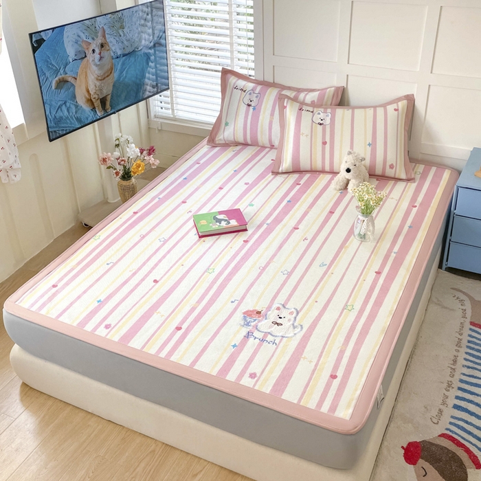 91家纺网 家纺一手货源 找家纺 （总）雅居纺家纺 2026新款A类加厚三明治底绣花冰藤席床笠款凉席席子